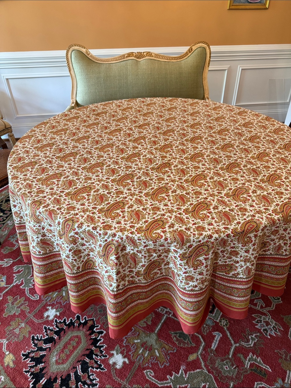 Classic Paisley 90 Round Tablecloth in Cream and Rust